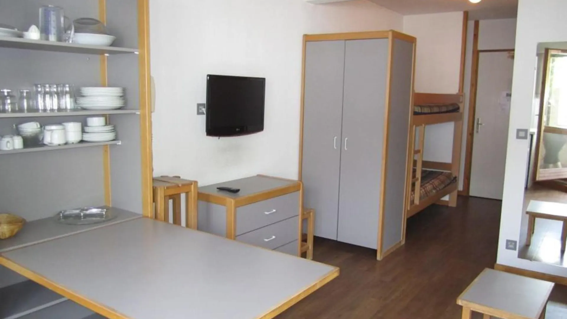 Studio Centre Brides-Les-Bains : Balcon, Wi-Fi, Parking, Proche Telecabine & Thermes - Fr-1-512-132